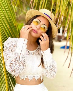 Maldives Diaries: Hina Khan's Exotic Vacation Photos Will Make You Pack Your Bags