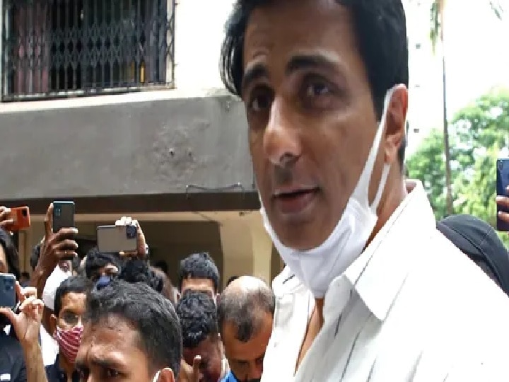 Sonu Sood |  ரூ.20 கோடி வரி ஏய்ப்பு செய்த அருந்ததி வில்லன் சோனு சூட்.. ஐடி தகவல்!