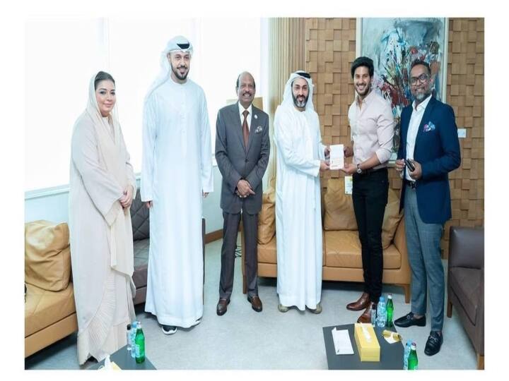 After father Mammootty, Dulquer Salmaan receives UAE’s Golden Visa Golden visa | அப்போ அப்பா, இப்போ மம்முக்கா மகன்.. கோல்டன் விசா பெற்றார் துல்கர் சல்மான்..!