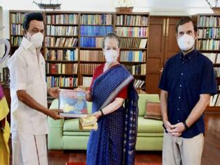 the list of books MK Stalin gifted to Modi, President and others பிரதமர் முதல் ஆளுநர் வரை ஸ்டாலின் பரிசளித்த புத்தகங்களை தெரியுமா?