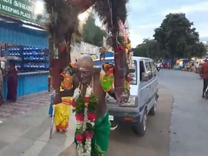 முதுகில் அலகு குத்தி, கயிற்றைக் கட்டி ஆம்னி வேனை இழுத்தபடியே  நேர்த்திக்கடன்.. பழனி முருகன் கோவிலில் விநோதம்..