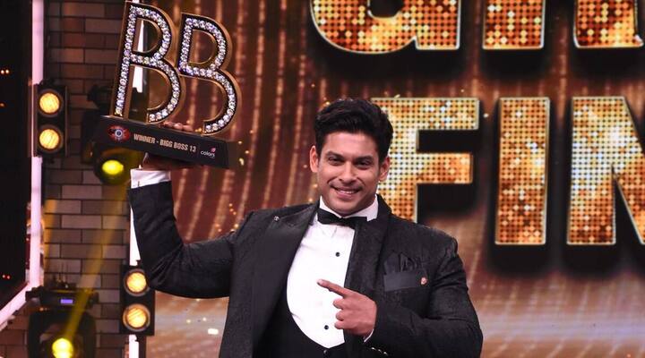 Siddharth Shukla, Bigg Boss 13: भले ही सिद्धार्थ शुक्ला अब हमारे बीच में न रहे हों लेकिन उनके फैंस के दिलों में वो हमेशा एक याद बनकर रहेंगे. उन्होंने आसिम रियाज को हराकर 13वां सीजन जीता था.