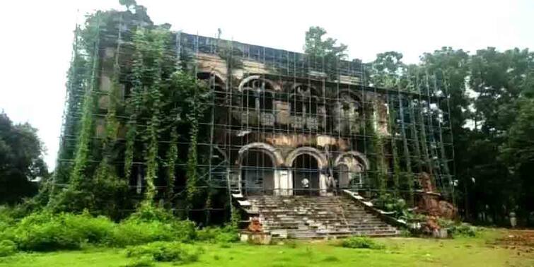 Purba Medinipur Part of Heritage Mahishadal palace collapsed Mahishadal palace: ভেঙে পড়ল 'হেরিটেজ' তকমা পাওয়া মহিষাদল রাজবাড়ির একাংশ