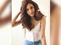 Actress Rithu varma | அவள் உலக அழகியே... நடிகை ரித்து வர்மாவின் லேட்டஸ்ட் க்ளிக்ஸ்!