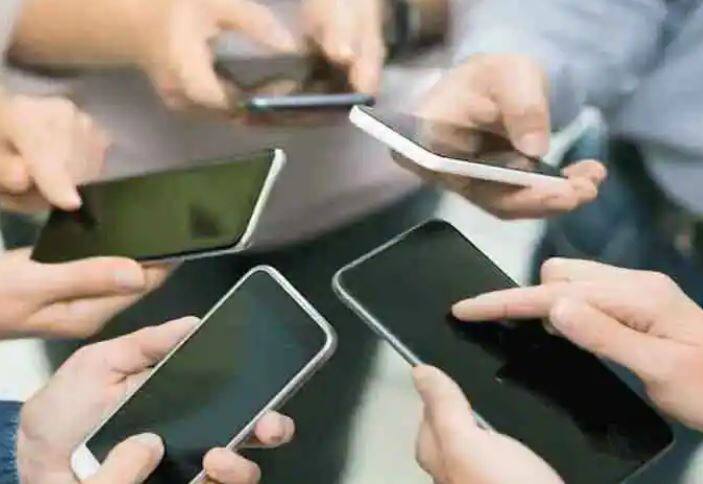 these are budget smartphone with 8gb ram know features  8GB RAM Smartphone: ઓછી કિંમતે મળી રહ્યા છે  8GB રેમ વાળા આ સ્માર્ટફોન, જાણો ફિચર્સ