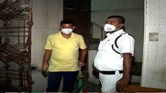 Robbery: দিনেদুপুরে খাস কলকাতায় ডাকাতি, পিস্তল ঠেকিয়ে ৭০ হাজার টাকা 'লুঠ' | Bangla News