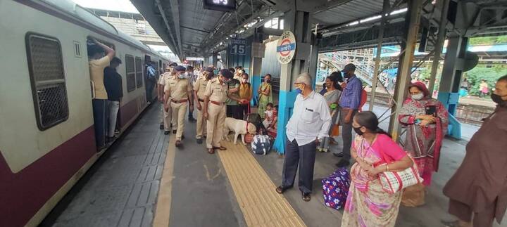 झाकीर हुसेन शेख या आणखी एका दहशतवाद्याला जोगेश्वरी परिसरातून एटीएसने ताब्यात घेतल्याचं समजतंय.