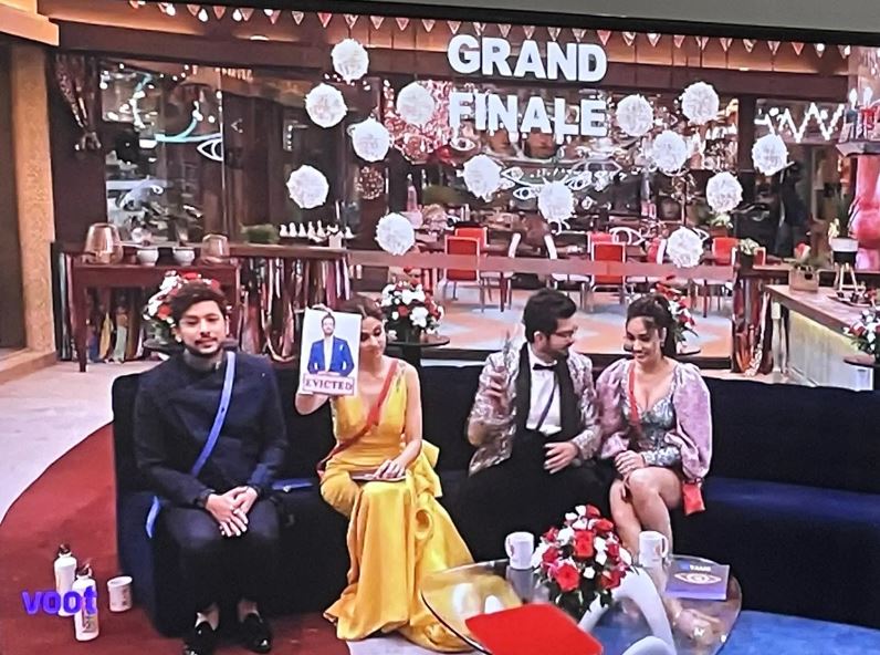 Bigg Boss OTT Finale: Shamita Shetty-Nishant Bhat को पछाड़कर Divya Agarwal बनीं विनर, 25 लाख का मिला इनाम