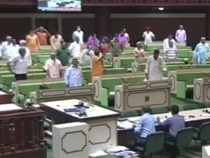 Raj Assembly Passes Compulsory Marriage Registration Bill; Child Weddings To Be Furnished In 30 Days Raj Assembly Passes Compulsory Marriage Registration Bill; Child Weddings To Be Furnished In 30 Days