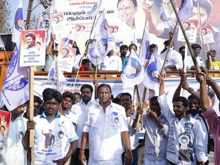 ABP Nadu Exclusive: ‛நாங்க சொல்ல மாட்டோம்... செய்வோம்...’ விஜய் மக்கள் இயக்க நிர்வாகி சிறப்பு பேட்டி!