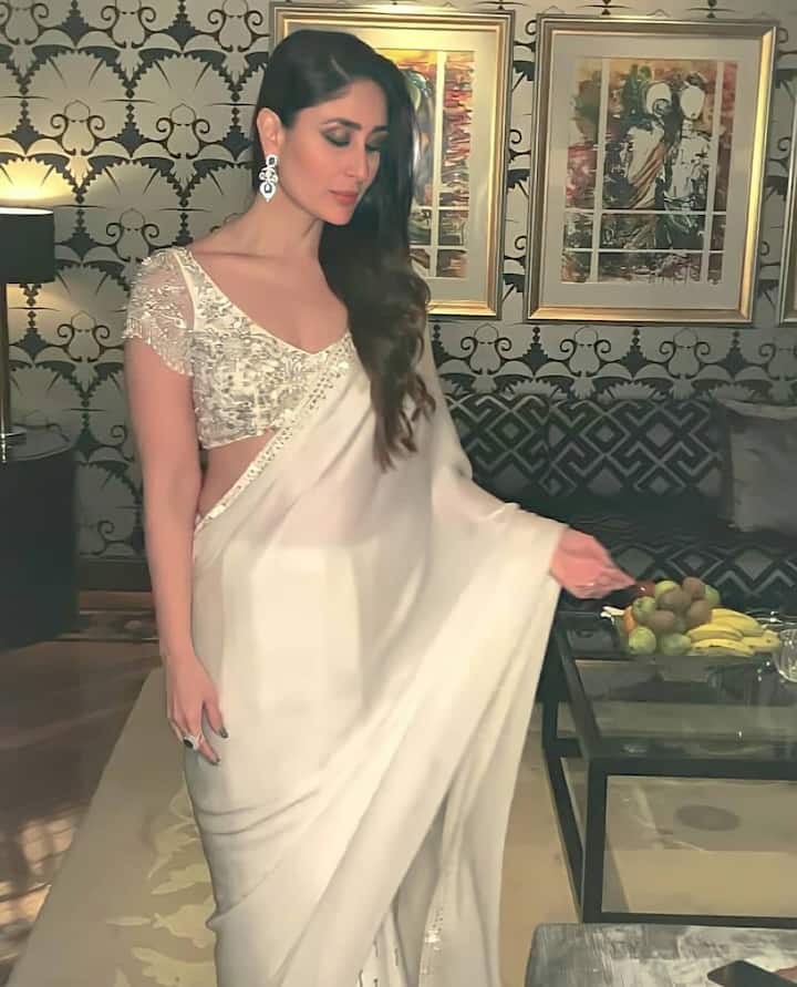 Kareena Kapoor Khan (5 feet 5 inches): करीना कपूर खान की लंबाई लगभग 5 फीट 5 इंच है. इन दिनों वो अपने छोटे बेटे जहांगीर के साथ क्वालिटी टाइम बिता रही हैं.