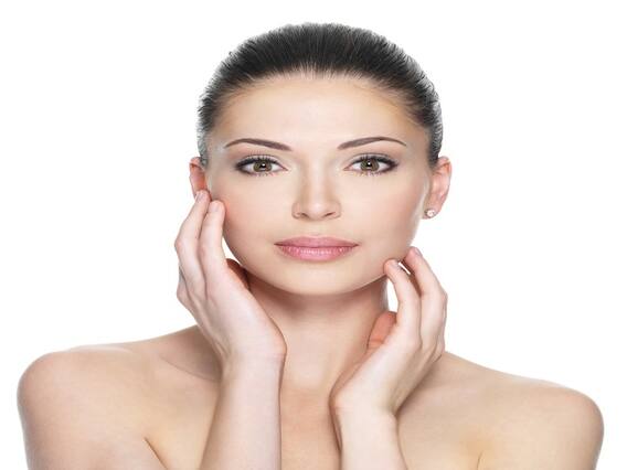 Green Tea Face Pack: चेहरे के लिए ट्राई करना चाहते हैं कुछ हर्बल, ग्रीन टी फेस पैक से स्किन बनेगी ग्लोइंग Green Tea Face Pack: चेहरे के लिए ट्राई करना चाहते हैं कुछ हर्बल, ग्रीन टी फेस पैक से स्किन बनेगी ग्लोइंग