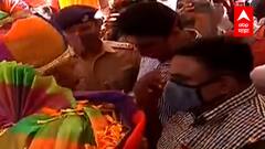 Ganesh Visarjan 2021 : नियमांचं उल्लंघन करणाऱ्या तुळशीबागेतील गणेशभक्तांचे ढोल-ताशे जप्त, मनाई असतानाही सुरू होतं वादन