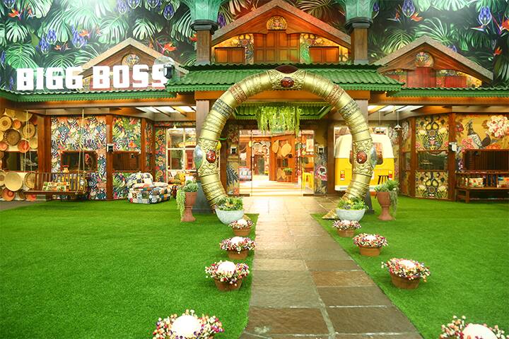 यावेळी स्पर्धकांमध्ये चांगलीच चुरस दिसत आहे.