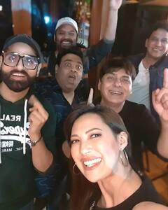 The Kapil Sharma Show की लॉटरी Rochelle Rao एक एपिसोड की लेती हैं इतनी फीस, शो में लगाती हैं जबरदस्त अदाओं का तड़का