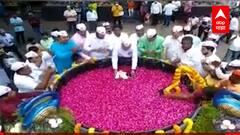 Ganesh Visarjan 2021 : पुण्यातील हत्ती गणपतीचं मयूररथात विसर्जन, गणपतीमागे नव्हे, विसर्जनासाठी भव्यदिव्य देखावा!