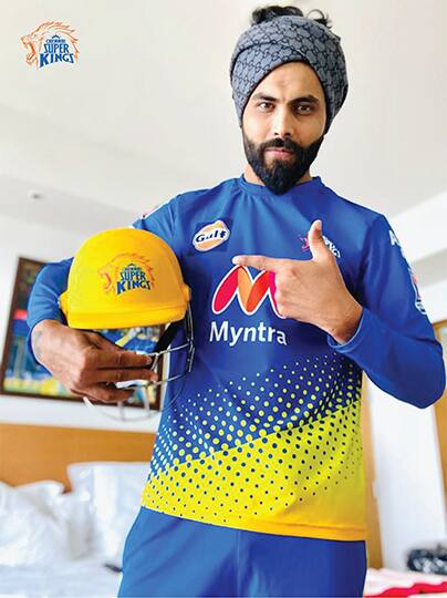 चेन्नईचा अष्टपैलू रविंद्र जाडेजाच्या नावावर सर्वाधिक झेल घेतले आहे. नेहमीच आपल्या उत्तम क्षेत्ररक्षणासाठी ओळखल्या जाणाऱ्या जडेजाने 7 सामन्यांत 8 झेल घेतले आहेत.