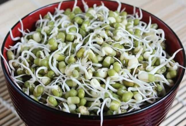 Know Health Benefits of Eating Sprouts for Breakfast ”காலை உணவுக்கு முளைகட்டிய பயறு!” - ஏன் சாப்பிடவேண்டும் தெரியுமா?