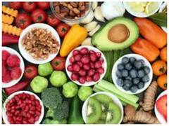 अगर लाना चाहते हैं अपनी जिंदगी में खुशी, तो खाएं फल-सब्जी और करें व्यायाम