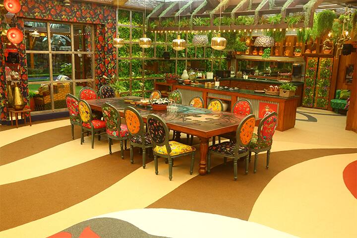 पण महाराष्ट्राचा सर्वात आवडता शो बिग बॉस मराठीच्या आगमनाने, आम्हाला आशा आहे की प्रेक्षक त्यांच्या वेदना आणि दु:ख विसरतील.