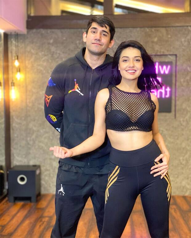 दिव्या इन दिनों वरुण सूद के साथ रिलेशनशिप में हैं. दोनों एक दूसरे से बेहद प्यार करते हैं.