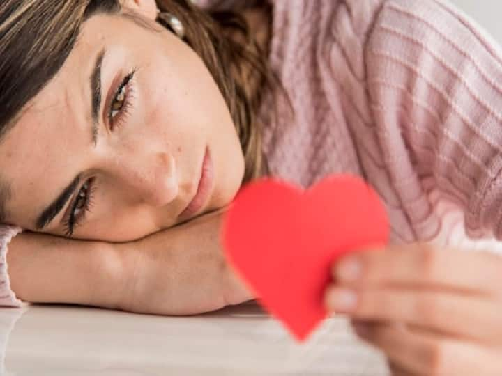 After breakup every girl does this work, you are not doing this, know Relationship Tips : ब्रेकअप के बाद हर लड़की करती है ये काम, कहीं आप तो ऐसा नहीं कर रही हैं, जानें