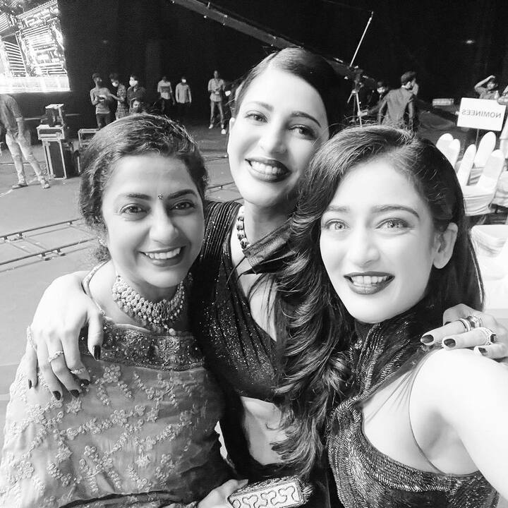 Shruti was also spotted attending the ceremony with her sisters. She shared some priceless moments and also revealed in one of her posts that she did not meet her sister Akshara Haasan during the entire pandemic. (Image courtesy - @shrutzhaasan/Instagram)