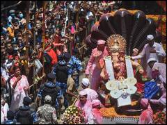 मुंबई में भगवान गणपति की विदाई, उत्सव के अंतिम दिन दो हजार से ज्यादा प्रतिमाओं का विसर्जन