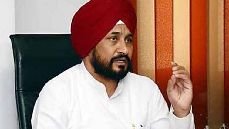 Congress leader Charanjit Singh Channi says he will take oath as Punjab Chief Minister on Monday Punjab New CM Oath Ceremony: పంజాబ్ సీఎంగా సోమవారమే చరణ్‌జిత్ ప్రమాణస్వీకారం.. రాహుల్ గాంధీ శుభాకాంక్షలు