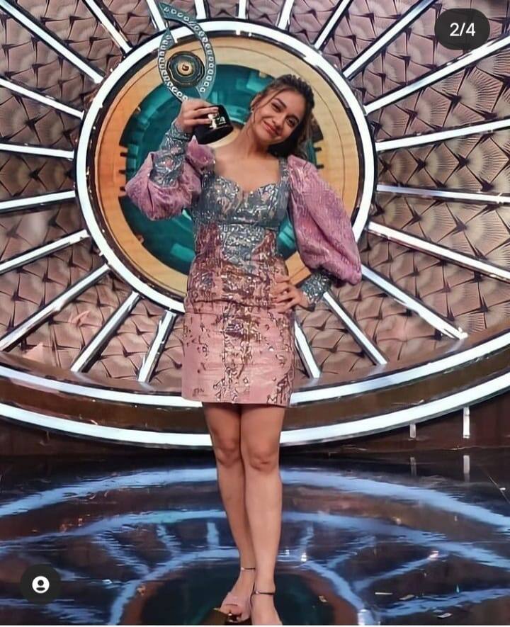 दिव्या अगरवालला 25 लाख रुपयांचा इनाम मिळाला आहे. या फिनालेमध्ये निशांत भट हा दुसऱ्या क्रमांकावर राहिला तर शमिता शेट्टी ही तिसऱ्या क्रमांकावर राहिली आहे.