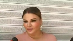 Rakhi Sawant ने Sidhu से तुलना करने पर Raghav Chadha और Arvind Kejriwal पर किया पलटवार