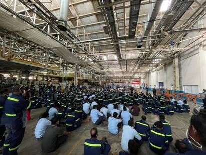 ‘Denial of job security guarantee’ - Ford employees boycott food ’பணி பாதுகாப்புக்கு உத்தரவாதம் மறுப்பு’- உணவை புறக்கணித்து ஃபோர்டு ஊழியர்கள் போராட்டம்...!