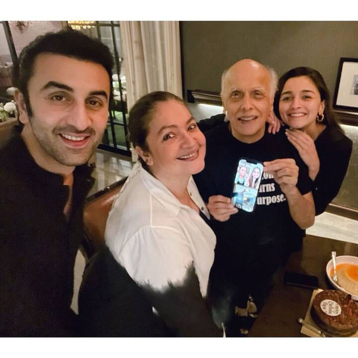And while Alia Bhatt’s boyfriend Ranbir Kapoor attended the bash, Mahesh’s wife Soni Razdan and their other daughter Shaheen joined in virtually. Mahesh held up his phone, which showed Soni and Shaheen being a part of the celebrations through a video call. [pic credit: Instagram/Alia Bhatt]
