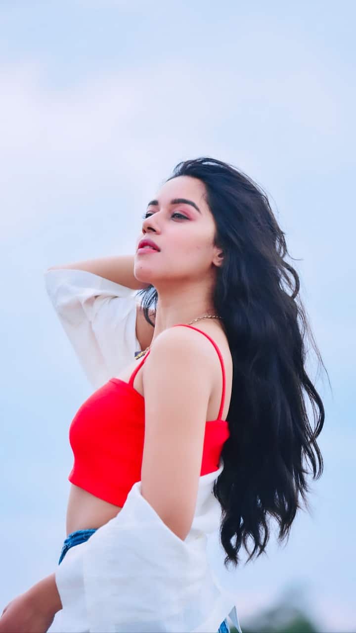ஸ்டெடியா கண்ண பாத்து பேசத்தானே வார்த்த பத்தல