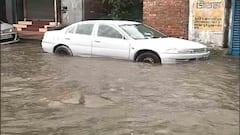 Kolkata Rain: আউটডোর, এমার্জেন্সিতে জল, দুর্ভোগের মধ্যেই কাজ যাদবপুরের বেসরকারি হাসপাতালে| Bangla News