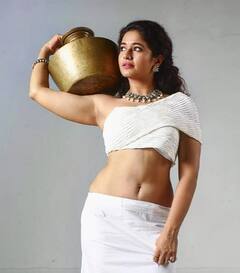 Poonam Bajwa: వారేవ్వా.. పూనమ్ భజ్వా.. రవివర్మకు అందని ఆ అందం నీవా?!