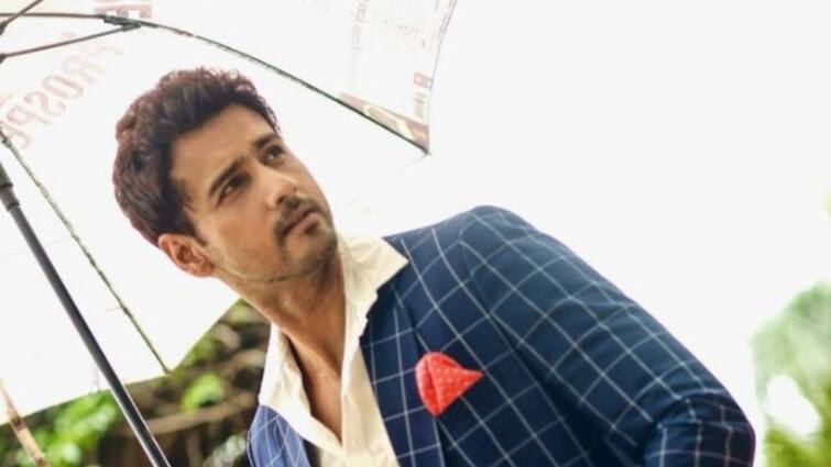 Yash Dasgupta posted a meaningful caption in social media amit Nusrat Jahan controversy অবিরাম বৃষ্টির সঙ্গে জীবনের তুলনা, সোশ্যাল মিডিয়ায় কীসের ইঙ্গিত যশের?
