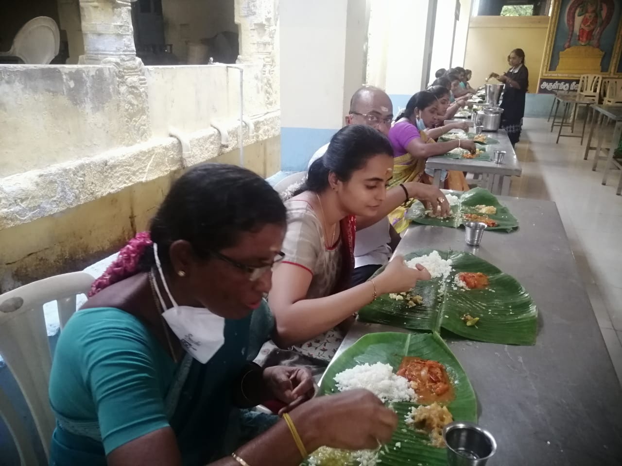 Meenakshi Amman Temple: பார்சல் அன்னதானம்... மீனாட்சி அம்மன் கோயில் நிர்வாகம் அறிவிப்பு!