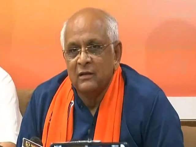 Cm Bhupendra patel reached delhi to meet pm modi ભૂપેન્દ્ર પટેલ વડાપ્રધાન મોદીને મળતા પહોંચ્યા દિલ્લી, CM બન્યાં બાદ પ્રથમ મુલાકાત, જાણો ક્યાં મુદ્દે થશે ચર્ચા