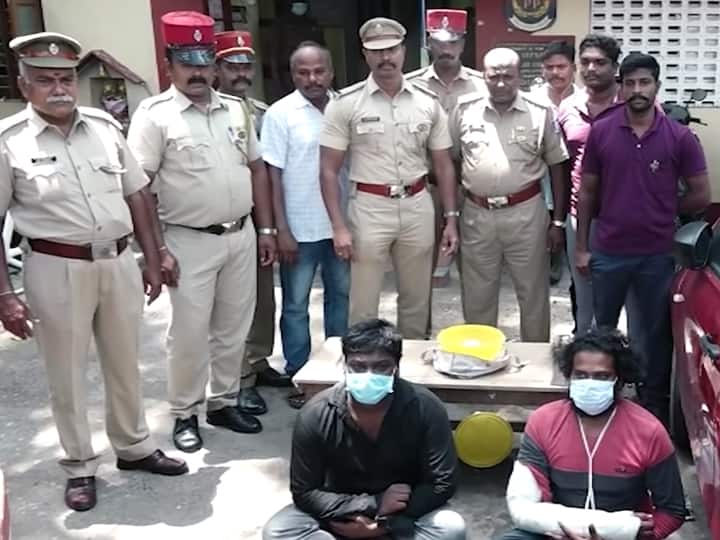 Puducherry; Two rowdies arrested for hiding with grenades on the lake புதுச்சேரி: ஏரிக்கரையில் நாட்டு வெடிகுண்டுகளுடன் பதுங்கிய 2 ரவுடிகள் கைது