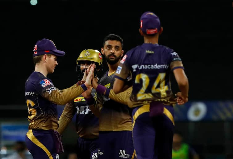 IPL 2021: RCB given target of 93 runs against KKR in Match 31 at Shiekh Zayed Stadium KKR vs RCB, 1 Innings Highlight: 100 ரன் கூட எடுக்காத கோலி படை...கொல்கத்தாவுக்கு 93 ரன் வெற்றி இலக்கு!