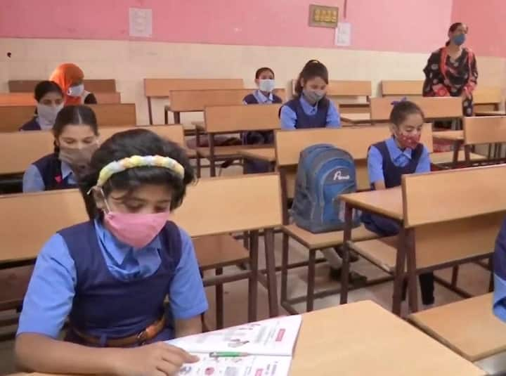 Uttarakhand Primary Schools Reopen From Today, Classes To Be Held For 3 Hrs - Check  Guidelines Uttarakhand Primary Schools Reopen From Today, Classes To Be Held For 3 Hrs - Check  Guidelines