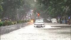Kolkata Rain: রাত থেকেই কলকাতায় তুমুল বৃষ্টি, বেশ কিছু জায়গায় পরিমাণ ছাড়িয়েছে ১০০ মিলিমিটার | Bangla News