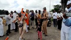 Nashik : टाळ-मृदुंगावर थिरकणं पोलिसांनाही आवरेना! बाप्पाला निरोप देताना पोलिसातील वारकरी जागा