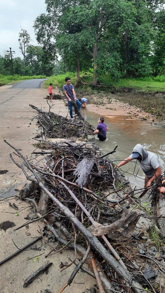 पण तोपर्यंत येणाऱ्या समस्यांवर तोडगा काढण्याचे काम याच विभागाचे असले तरी त्याकडे कोणाचेही लक्ष नसते.