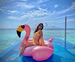 मालदीव में कभी फ्लोरल ड्रेस तो कभी बिकिनी पहन Ananya Pandey ने अपने किलर लुक्स से सबको किया घायल