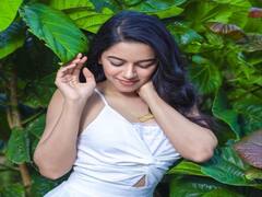 Actress  Mirnalini Ravi pics: மிருணாளினி ரவியின் அசத்தல் போட்டோஷூட்!