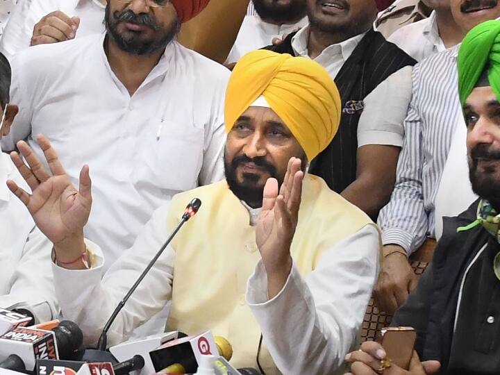 चन्नी दलित सिख (रामदासिया सिख) समुदाय से आते हैं और अमरिंदर सरकार में तकनीकी शिक्षा मंत्री थे. वह रूपनगर जिले के चमकौर साहिब विधानसभा क्षेत्र से विधायक हैं. वह इस क्षेत्र से साल 2007 में पहली बार विधायक बने और इसके बाद लगातार जीत दर्ज की. वह शिरोमणि अकाली दल-बीजेपी गठबंधन के शासनकाल के दौरान साल 2015-16 में विधानसभा में नेता प्रतिपक्ष भी थे.