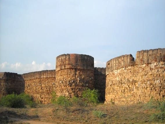 ராமநாதபுரத்தின் வரலாறு:  'வரலாற்று சுரங்கமான கமுதி'  கம்பீரமாய் வீற்றிருக்கும் கோட்டை!