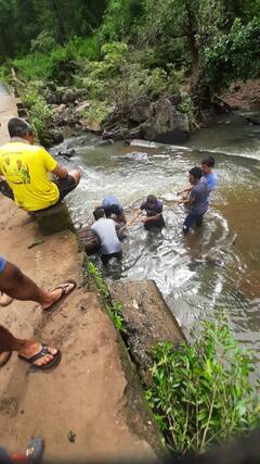 PHOTO : 'लोकबिरादरी'चं भन्नाट काम, अनोखा उपक्रम राबवत पाण्याचा प्रवाह मोकळा केला